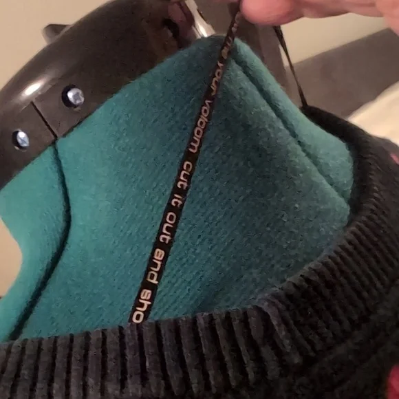 Sweater - Picture 3 of 8